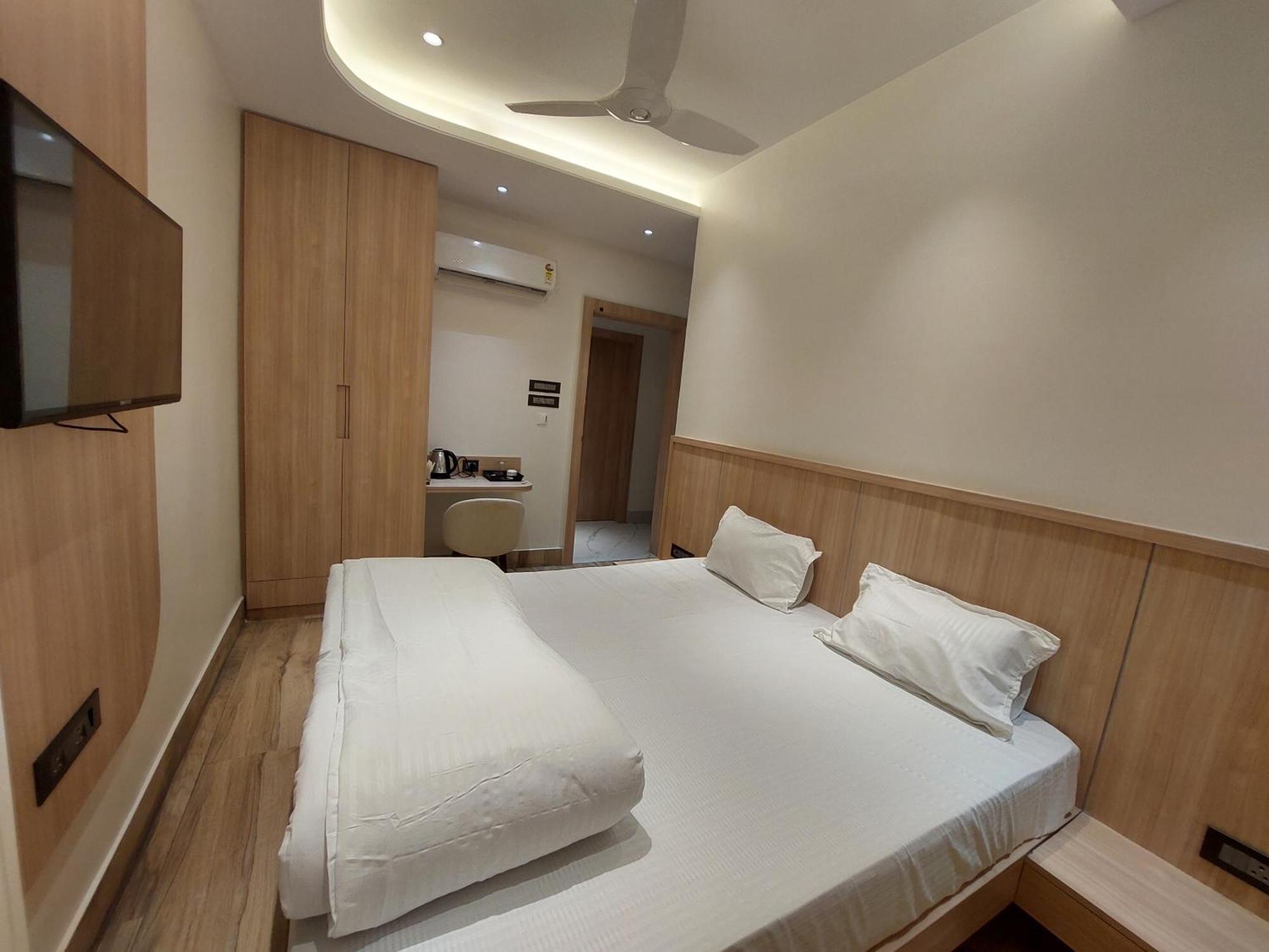 Rajasthani Dhani Hotel Khanapara Luaran gambar